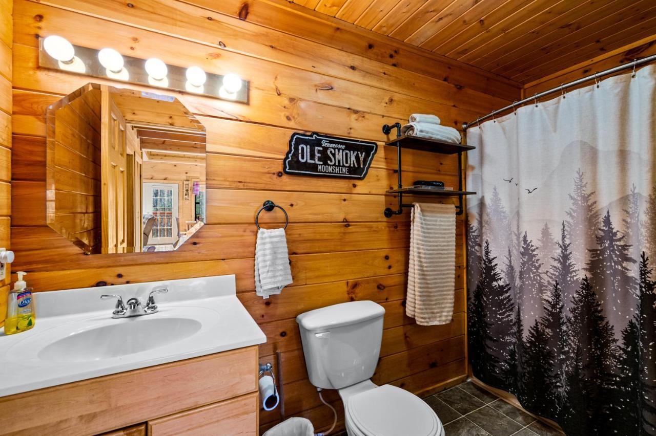 Great Smoky Mountains Cabin!, Secluded, Pet-Kid Friendly! Sevierville Luaran gambar